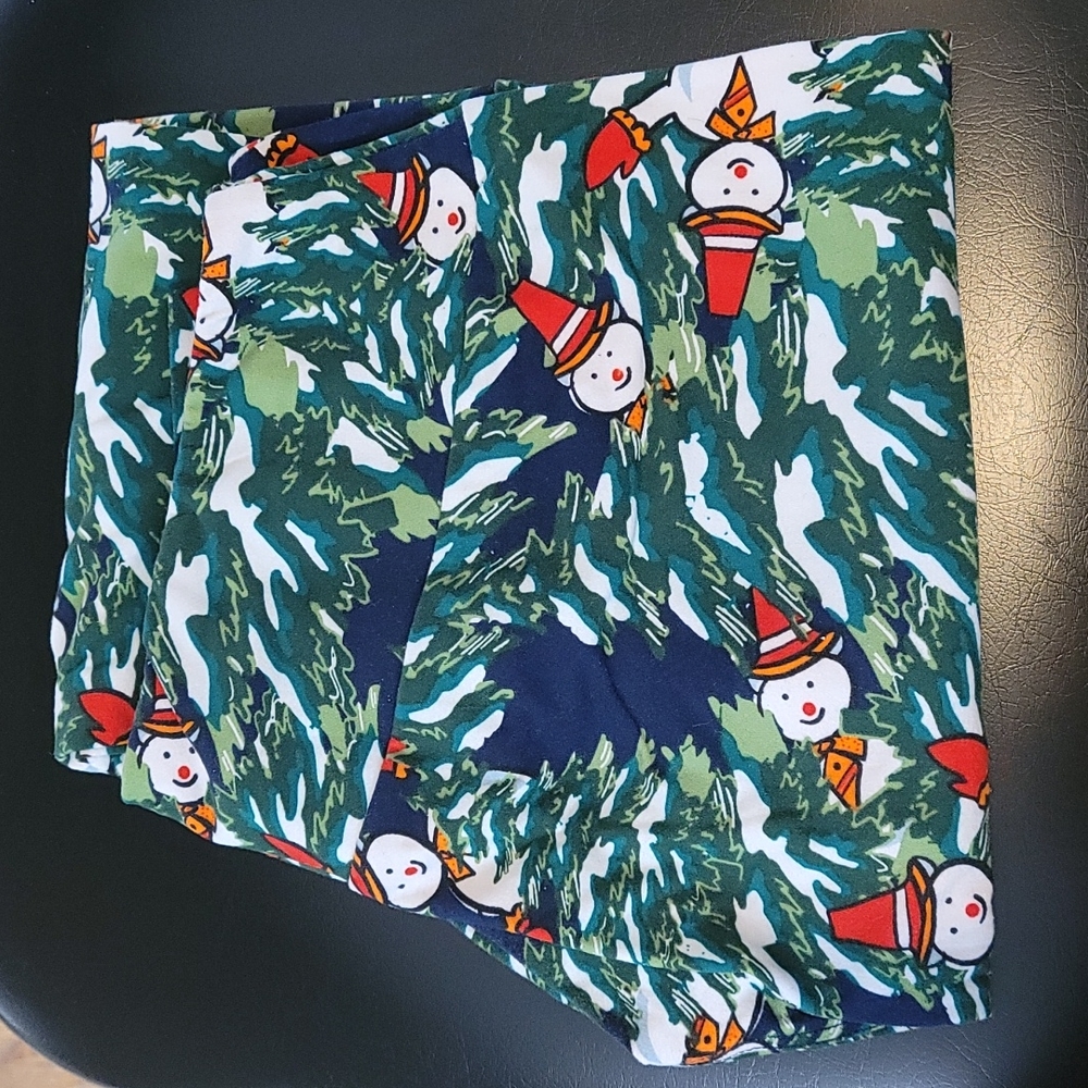 Lularoe Tall and Curvy Snowman